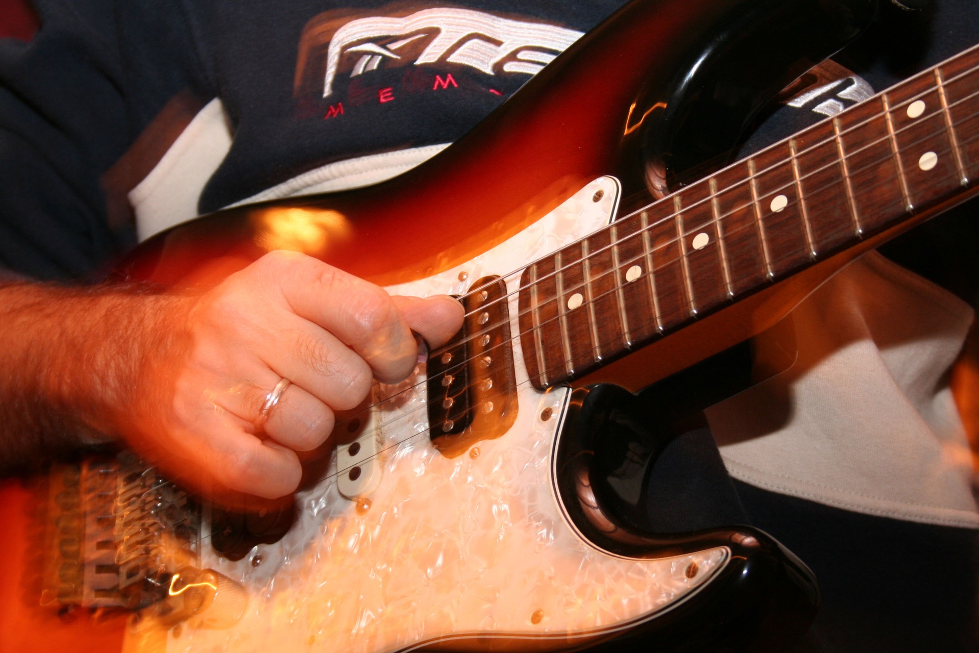 live music 1426062 1920x1280 1